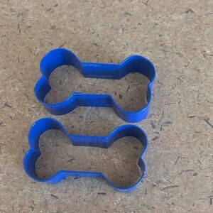 🟢10/$10 - Blue Dog Bone Cookie Cutters